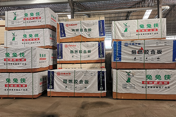 阻燃胶合板仓库一角